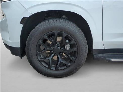 Used 2022 Chevrolet Tahoe LT w/ Luxury Package RWD image 27