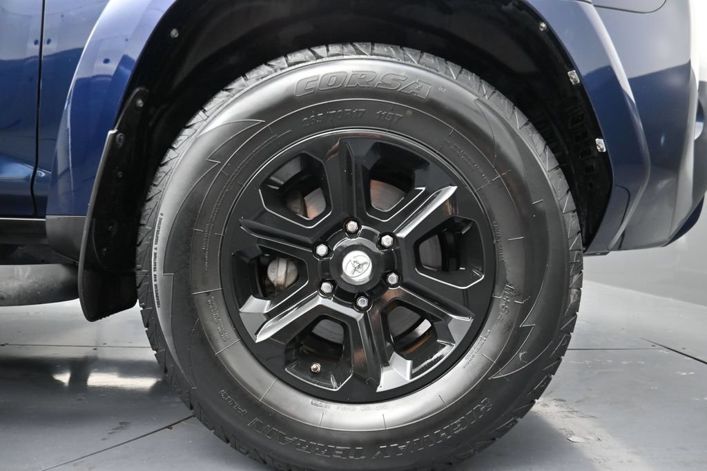 Used 2020 Toyota 4Runner SR5 RWD image 5