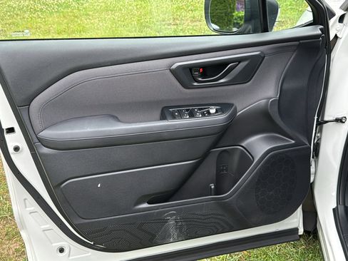 Certified 2025 Subaru Forester Premium AWD/4WD image 11