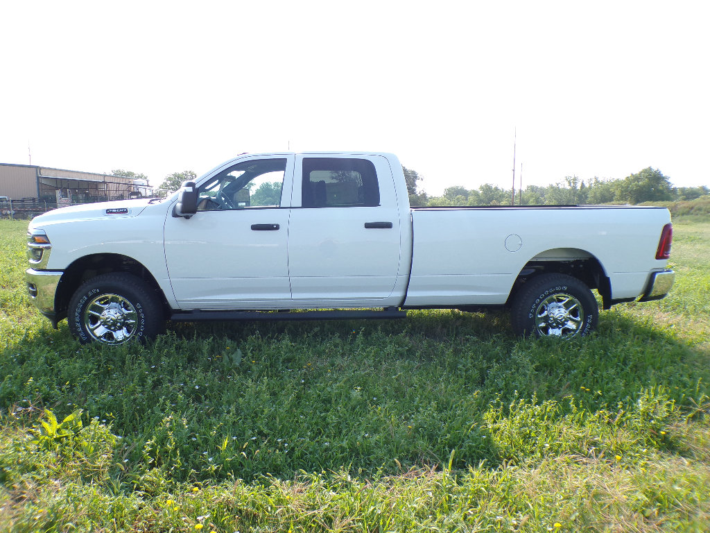 New 2026 RAM 2500 Tradesman AWD/4WD image 16