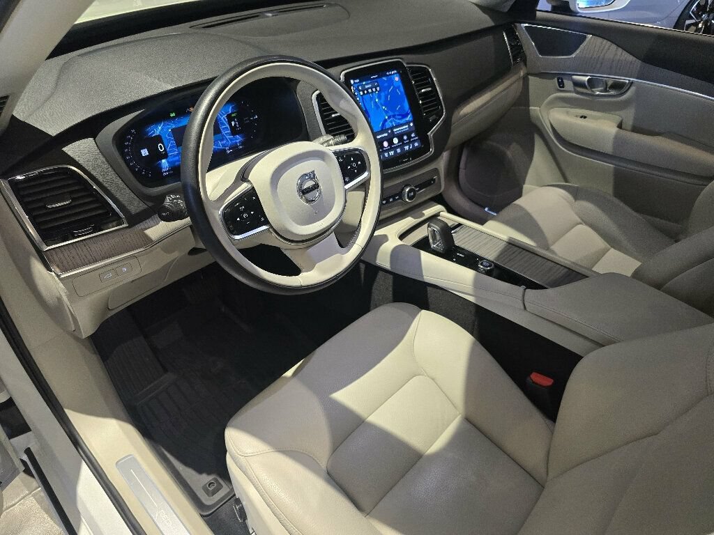 Used 2024 Volvo XC90 T8 Plus w/ Protection Package Premier AWD/4WD image 15