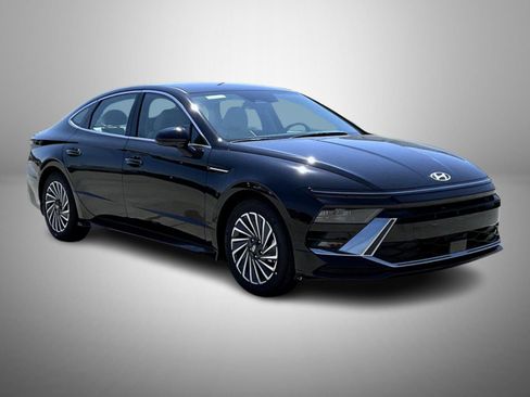 New 2025 Hyundai Sonata SEL image 3