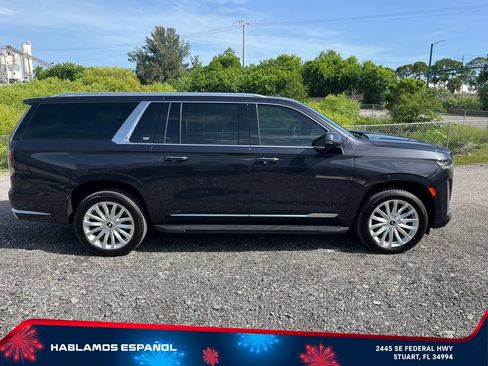 Used 2024 Cadillac Escalade ESV Premium Luxury AWD/4WD image 4