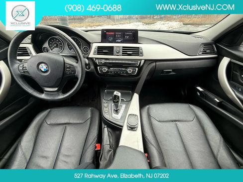 Used 2018 BMW 320i xDrive Sedan w/ Premium Package AWD/4WD image 19