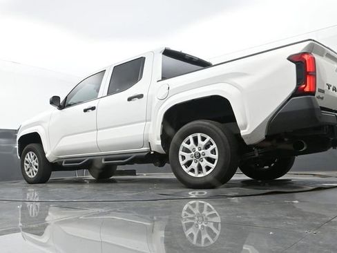 Used 2026 Toyota Tacoma SR w/ SR Upgrade Package AWD/4WD image 24