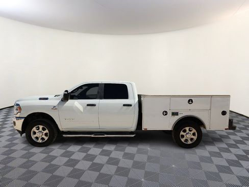 Used 2024 RAM 3500 Big Horn AWD/4WD image 2