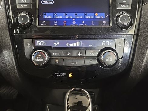 Used 2021 Nissan Rogue Sport SV AWD/4WD image 19