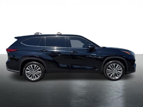 Used 2021 Toyota Highlander Platinum AWD/4WD image 9