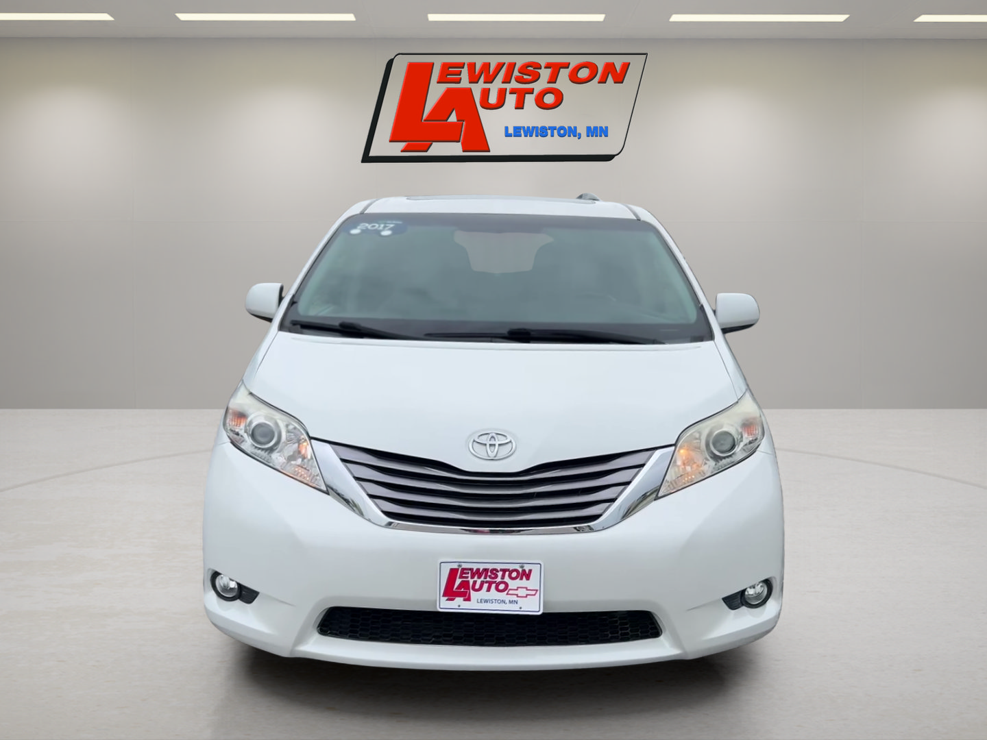 Used 2017 Toyota Sienna XLE FWD image 8