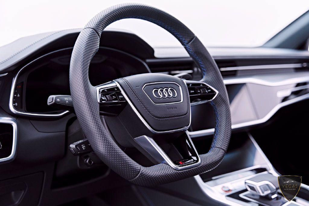Used 2025 Audi RS 7 Performance AWD/4WD image 52