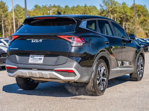 Used 2025 Kia Sportage EX image 7