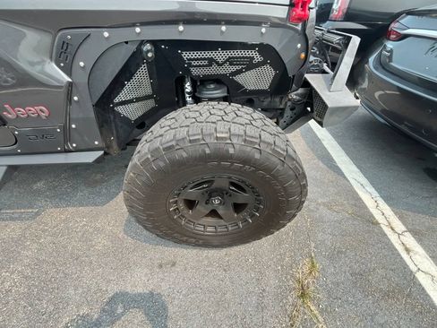 Used 2021 Jeep Wrangler Unlimited Rubicon AWD/4WD image 34