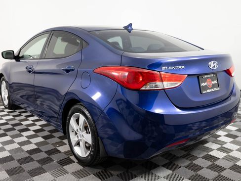 Used 2013 Hyundai Elantra GLS w/ Preferred Pkg image 4