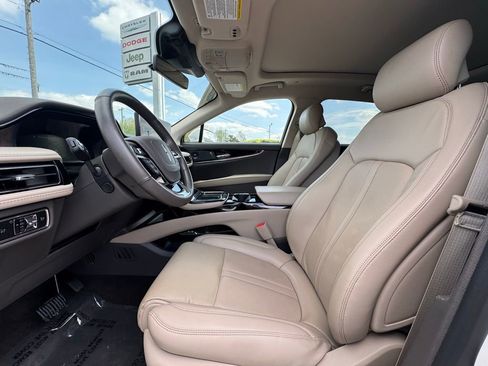 Used 2023 Lincoln Nautilus Reserve w/ Equipment Group 201A image 19