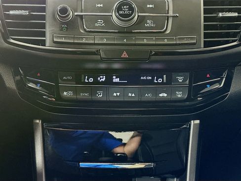 Used 2016 Honda Accord Sport image 18