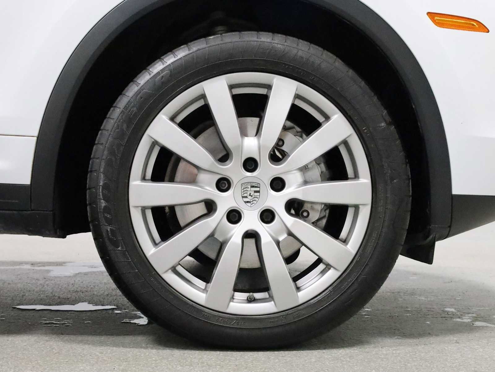 Used 2015 Porsche Cayenne S AWD/4WD image 12