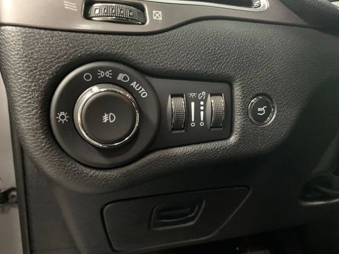 Certified 2020 Jeep Cherokee Limited AWD/4WD image 14
