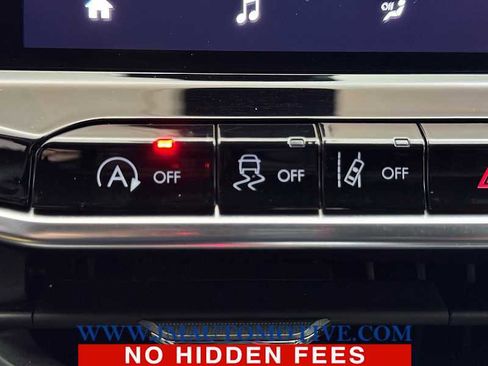 Used 2024 Jeep Compass Latitude image 34