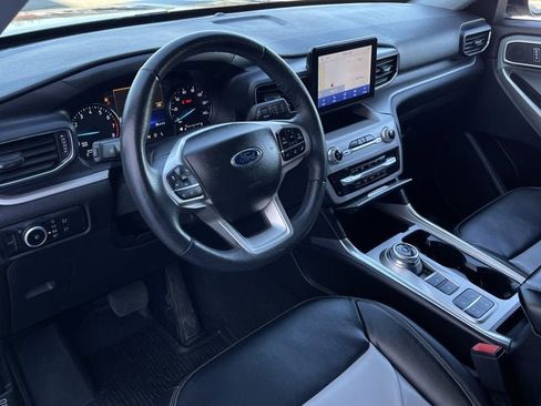 Used 2023 Ford Explorer XLT w/ Equipment Group 202A image 12