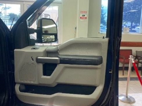 Used 2020 Ford F350 XLT w/ XLT Premium Package image 10