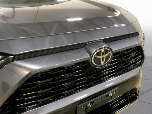 Used 2025 Toyota RAV4 XSE w/ Weather Package AWD/4WD image 30