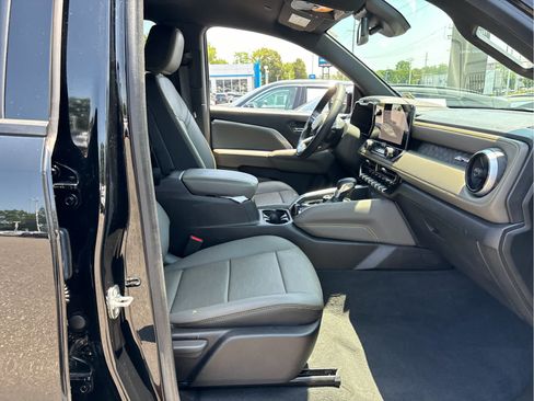Certified 2024 Chevrolet Colorado ZR2 w/ ZR2 Convenience Package III AWD/4WD image 23