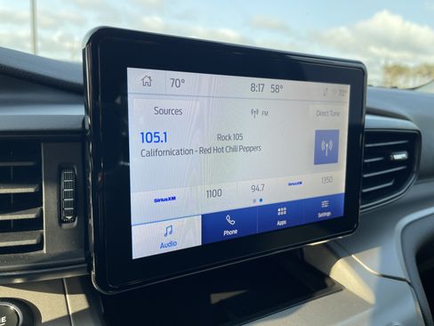Used 2023 Ford Explorer XLT AWD/4WD image 18