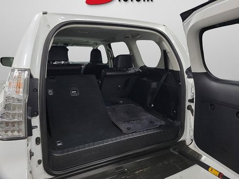 Used 2018 Lexus GX 460 image 7