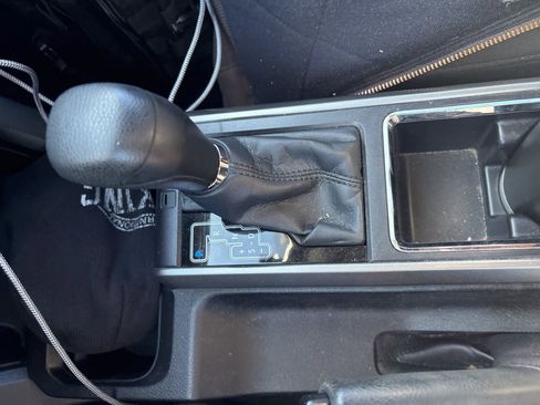 Used 2016 Toyota Tacoma SR5 w/ SR5 Appearance Package (SN) image 18