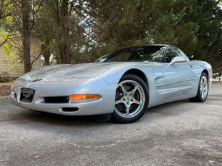 Used 2004 Chevrolet Corvette Coupe w/ Preferred Equipment Group video 2