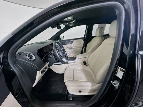 Used 2025 Mercedes-Benz GLA 250 image 13