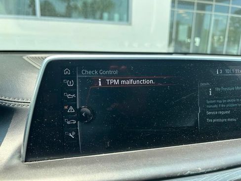 Used 2017 BMW 750i xDrive AWD/4WD image 19