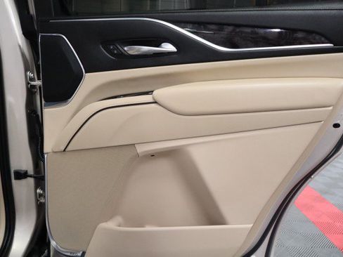 Used 2021 Cadillac Escalade Premium Luxury w/ LPO, Illumination Package AWD/4WD image 58