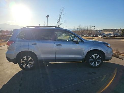 Used 2018 Subaru Forester 2.5i Limited image 2