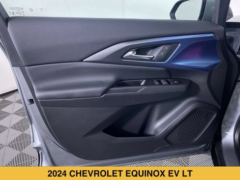 Certified 2024 Chevrolet Equinox EV LT FWD image 11