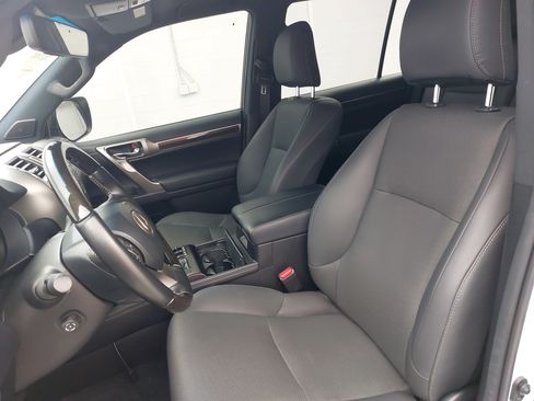 Used 2021 Lexus GX 460 Premium w/ Accessory Package AWD/4WD image 5