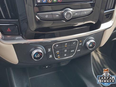 Used 2023 Chevrolet Traverse LS image 23