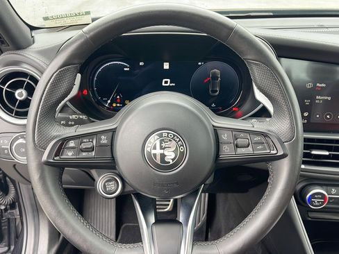 Used 2024 Alfa Romeo Giulia Veloce AWD/4WD image 23