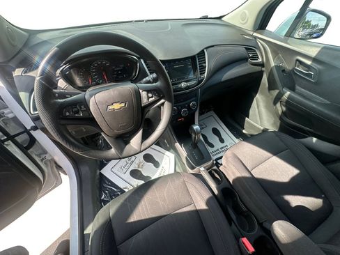 Used 2019 Chevrolet Trax LT FWD image 30