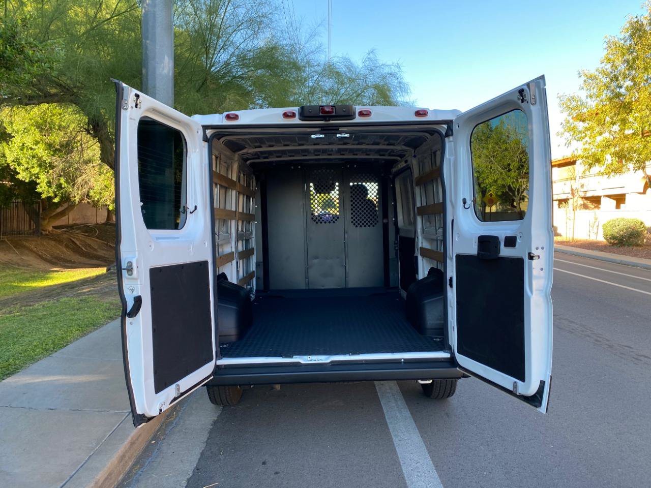 Used 2025 RAM ProMaster 2500 w/ U-Haul Equipment Group FWD image 10