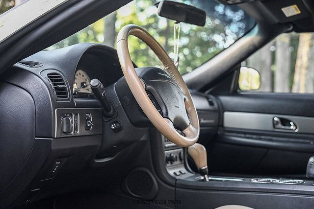Used 2005 Ford Thunderbird RWD image 25