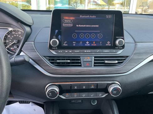 Used 2025 Nissan Altima 2.5 SV FWD image 21