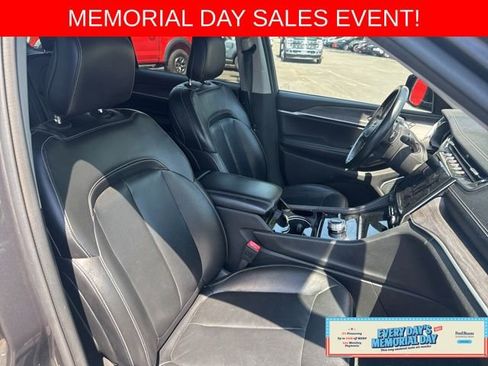 Used 2021 Jeep Grand Cherokee L Limited AWD/4WD image 13