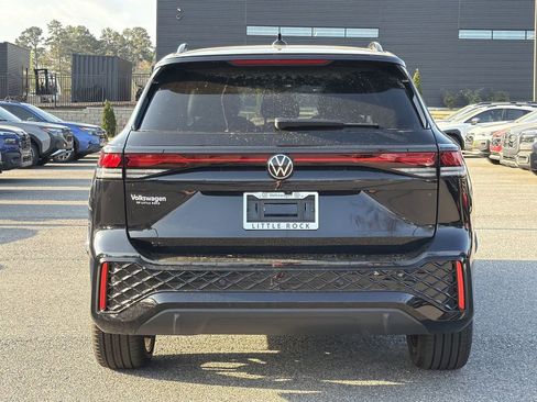New 2026 Volkswagen Tiguan SE R-Line FWD image 4
