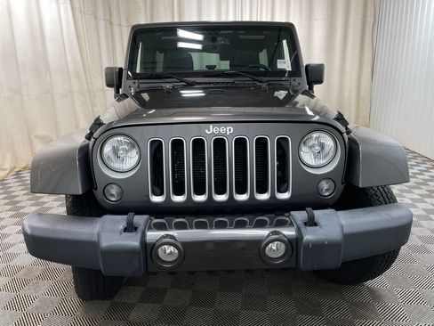 Used 2016 Jeep Wrangler Unlimited Sahara AWD/4WD image 9
