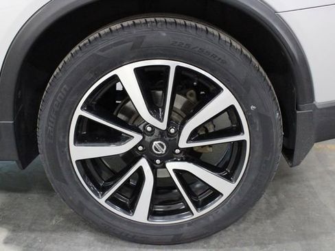 Used 2020 Nissan Rogue SL image 45