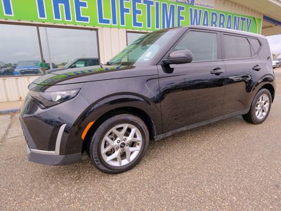 Used 2023 Kia Soul LX w/ LX Technology Package