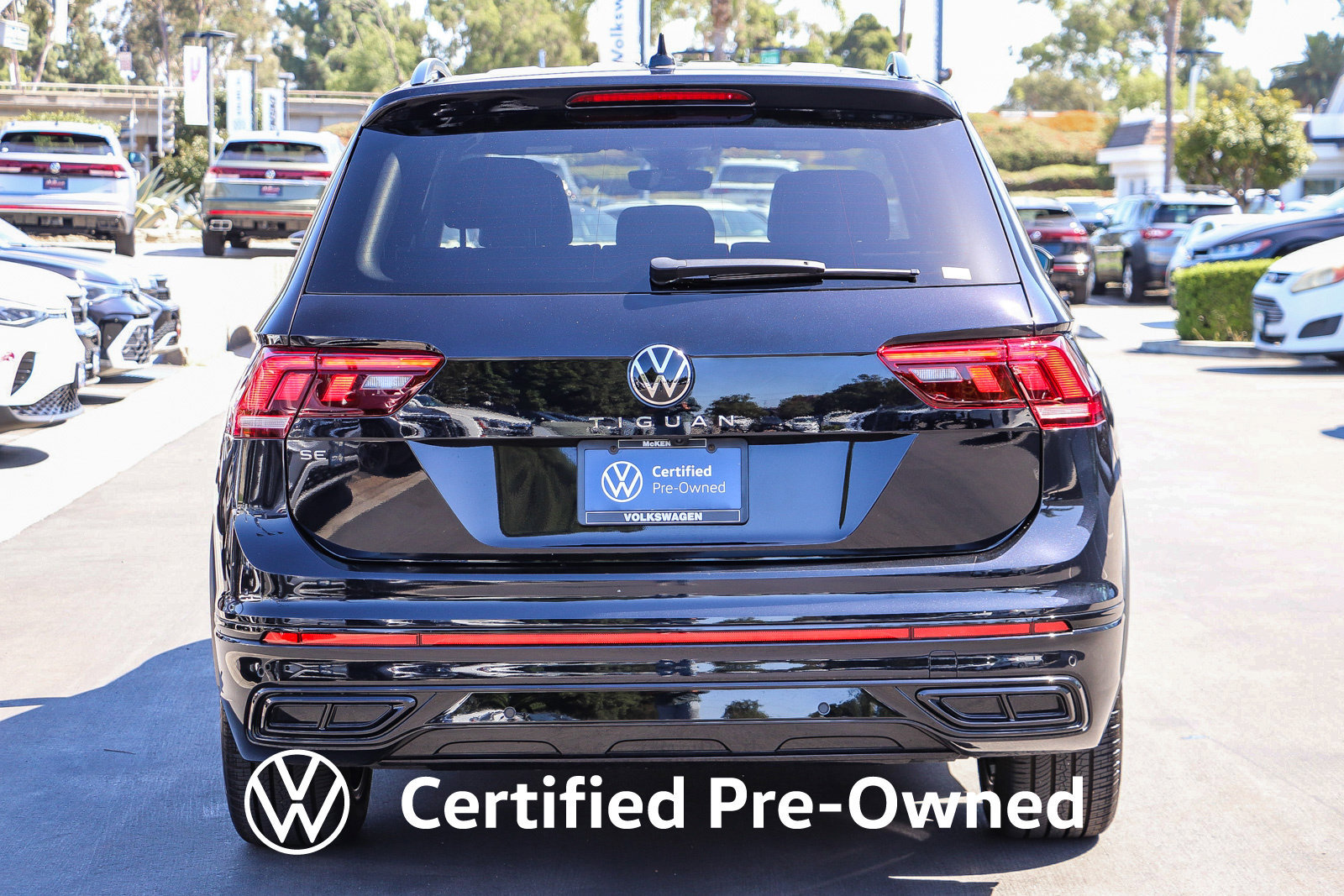 Used 2023 Volkswagen Tiguan SE R-Line FWD image 8