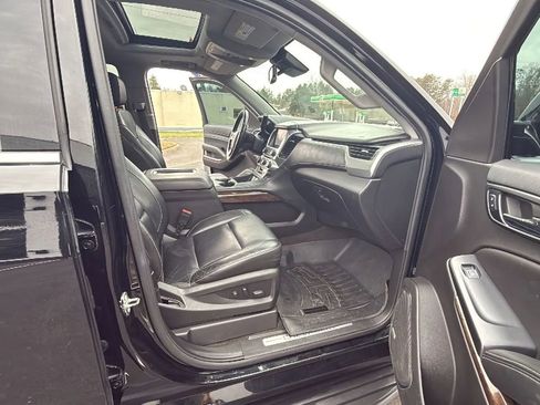 Used 2017 Chevrolet Suburban LT image 58