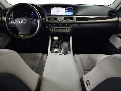 Used 2014 Lexus LS 460 AWD w/ Comfort Package image 12